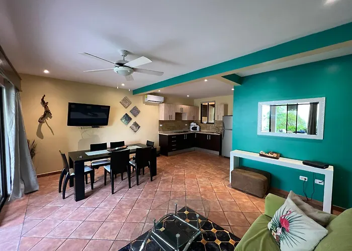 Tropical Gardens Suites And Apartments